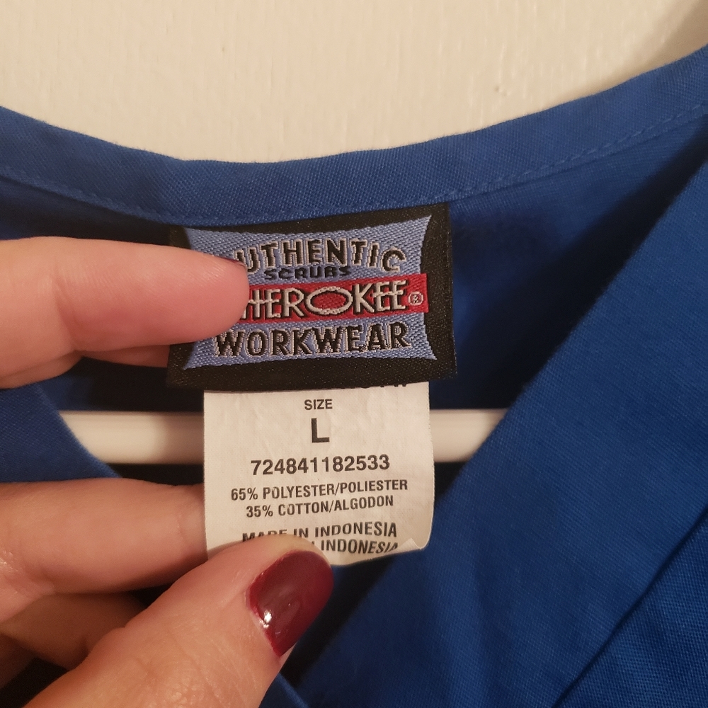 Cherokee Scrub Top - Picture 2 of 2
